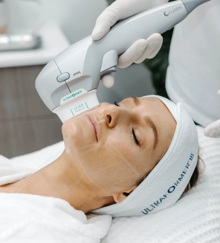 HIFU лифтинг процедура на лице с апарат Ultraformer III в Abi Beauty